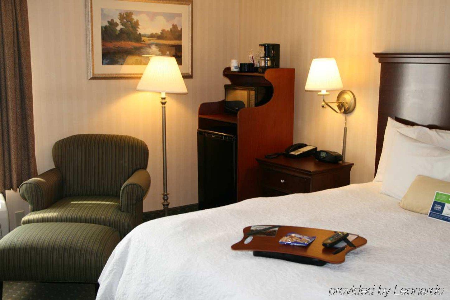 Hampton Inn Роки-Маунт Номер фото